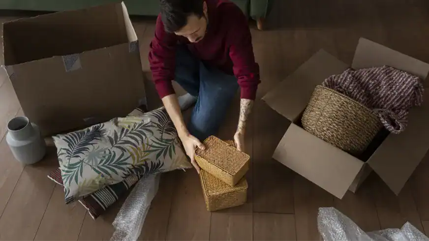 a featured image of The Ultimate Apartment Packing List - Essentials for a Smooth Move